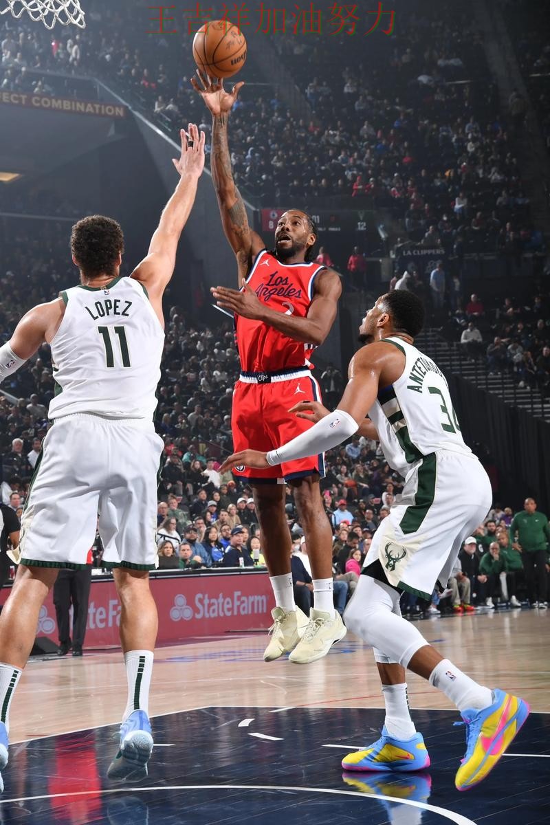 伦纳德状态回升引发热议 比赛走势引发热议