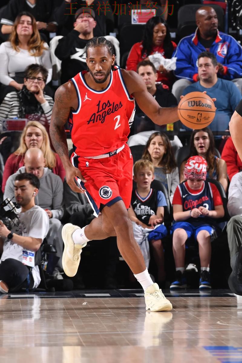 伦纳德状态回升引发热议 比赛走势引发热议